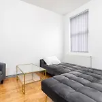 Great 5-Bed Home Coventry Centre